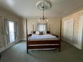 Carriage House Bed and Breakfast